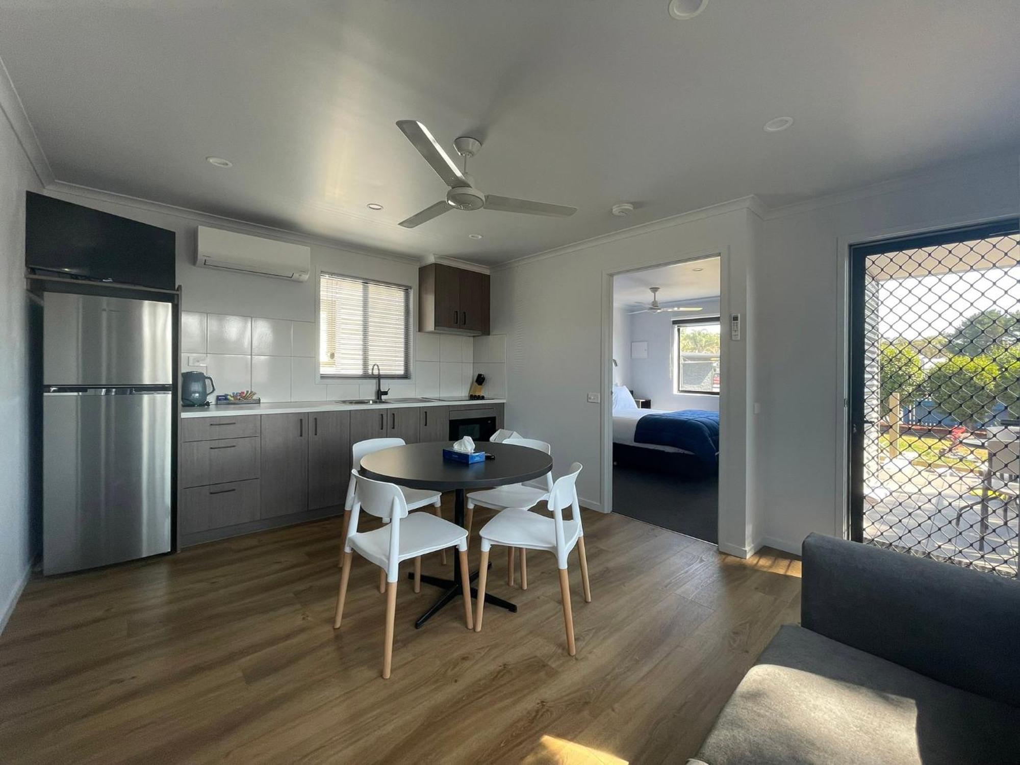 Big4 Traralgon Park Lane Holiday Park Bagian luar foto