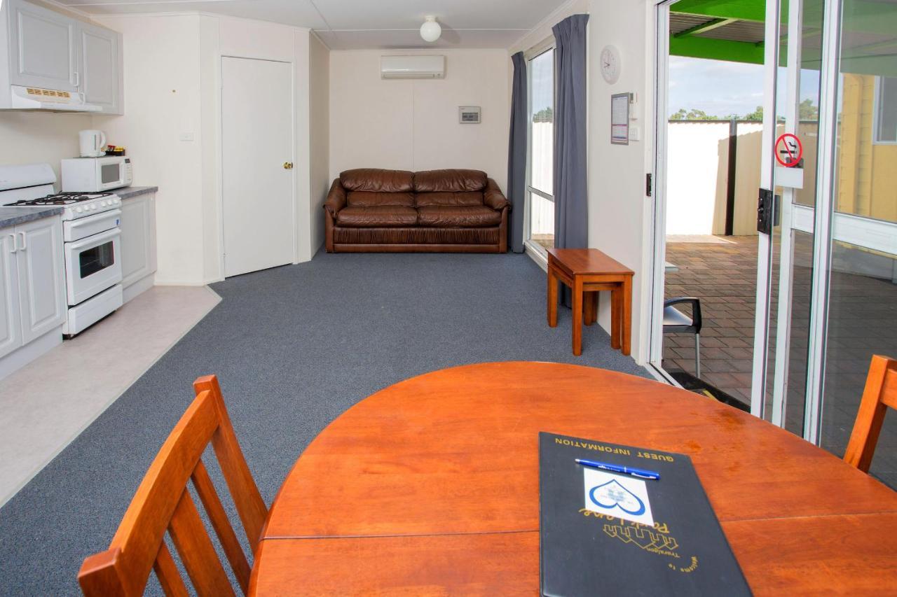 Big4 Traralgon Park Lane Holiday Park Bagian luar foto