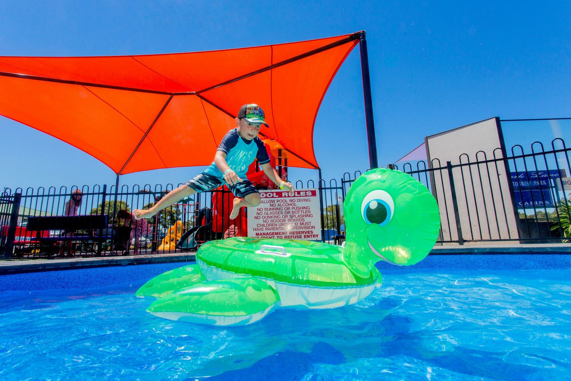 Big4 Traralgon Park Lane Holiday Park Bagian luar foto